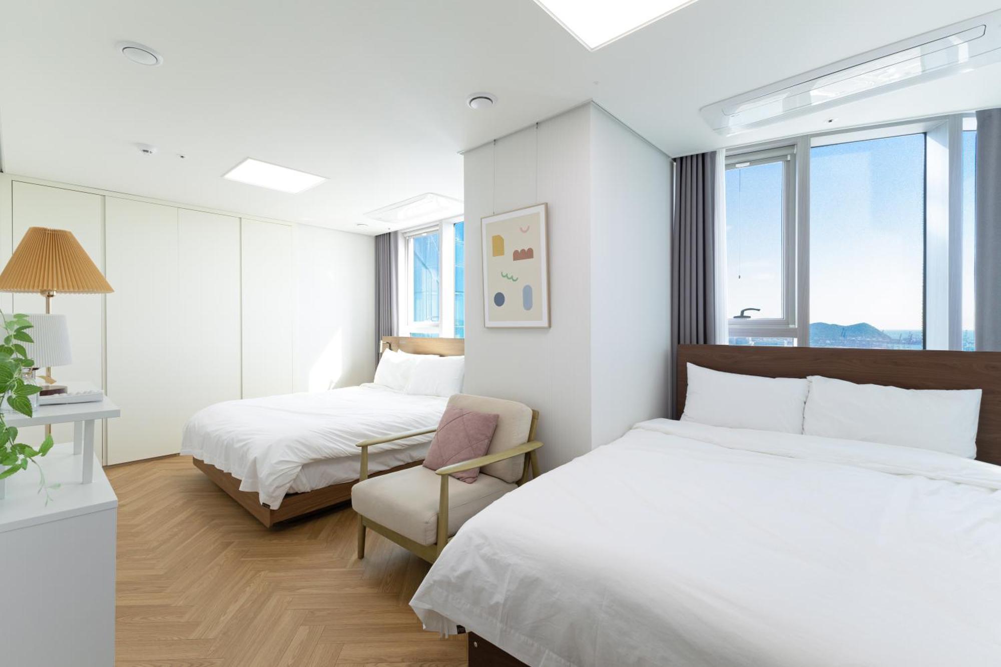 Brown Suites Busan Station Exterior foto